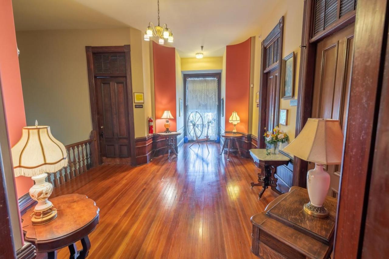 Grand Gables Inn パラトカ エクステリア 写真